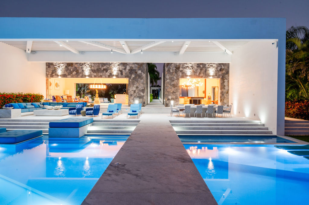 Al fresco dining terrace